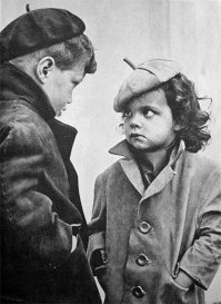 мальчик Миша Евдокимов быкует на Филю Киркорова