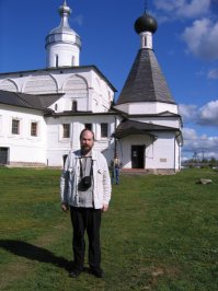 Фото Спасо-Прилуцкого монастыря нашел в инете, остальные -- мои.