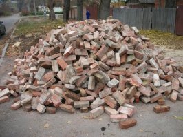 Если горки были виртуальными, то кирпичи реальными