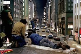 О ужас! Я думал все это настоящее!!! Думал, что фильмы это постановка, а тут еще и реклама! Полный разрыв мировоззрения...