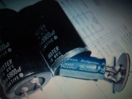 Автор, в фарадах ёмкость конденсаторов измеряется, а не батареек)