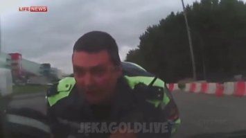 А у вас в России сестры нет?