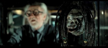 Художница нарисовала автопортреты на собственных ногтях