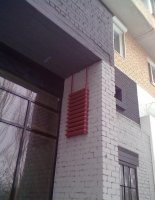 Не вижу никакого провала, обычное строительное разгильдяйство.