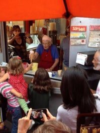 А меня эти два фото "зацепили"...