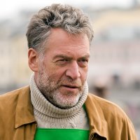 Ну может быть Цой так бы и выглядел лет в 85, но явно не в наши дни. Сейчас ему было бы всего 55 лет, а на фото дряхлый старик. А Высоцкого кажется с Артемия Троицкого срисовали. Ну да ладно! Лайк за фантазию.