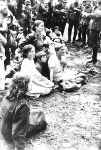 Автор не известен... Еще как известен !!! Немецко-фашисткий захватчик !