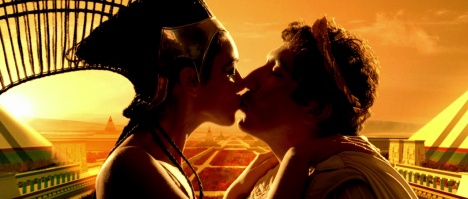 А Цезарь неоднократно въезжал в Клеопатру...