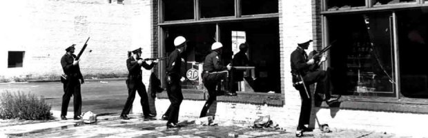 Имбецил, забастовки, бунты и расовые волнения с жертвами и пострадавшими на ЗАПАДЕ происходили и происходят каждый год!

Массовые вооруженные восстания чернокожих закончились в США лишь в 80-х


Что ты там мычишь про единичные случае выступлений нескольких сотен человек с единицами пострадавших в СССР...