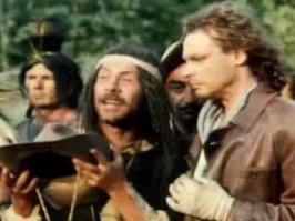 "-Мужик отдай шляпу.
-Нет.
-Ты че скандалишь, придурок?"
Пару раз в год смотрю. Недавно читал сам рассказ, кино лучше.