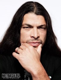 Мне одному кажется, что сын Кейджа похож на бас-гитариста группы Металлика Трухильо? )))