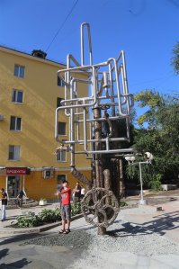 Взглянув на эти скульптуры, вы сразу поймёте, в какой стране они находятся