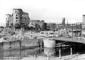 Мой город (бывший их город) до 60-х тоже выглядел вот так. Отстроили.