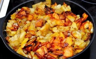 Автор-полуфабрикат, бл@дь.. Купи норм. картошки, лучка, и если ты нормальный мужик,и руки не из ж@пы,  зае@ень простецкое блюдо.