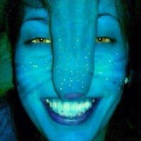 Девушка намазала лицо розовой "смывающейся" краской, но после смывки её ждал сюрприз