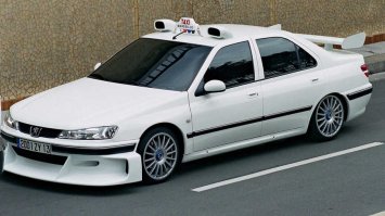 Авария дня. Под Воронежем водитель Пежо разбился в столкновении с ПАЗиком