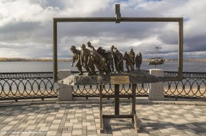 Бурлаки на Волге! На набережной.