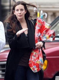 "Гена" не подвел: 7 красивых дочек от некрасивых звездных отцов