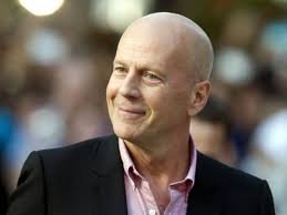 Вполне нейтральная прическа...