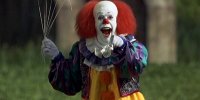 Римейк снят хорошо. Но версия 1990 года была пострашней.
Pennywise в исполнении другого актера не воспринимается "настоящим".
Настоящий - Тим Карри