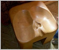 А на этой табуретке долго сидели?