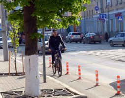 А чего не все? Однажды и Мэр Перми приехал на работу на велосипеде (однажды)))