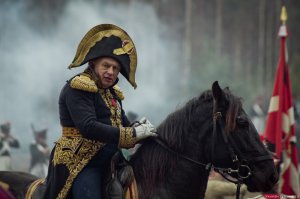 Это - ведущие специалисты по историческим реконструкциям. А тот который постарше - вообще основоположник, кавалер ордена Почётного легиона и доцент. Так что всё попробовали собственными руками и ногами. Можете доверять их мнению.