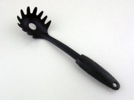 Есть учебная ложка, а есть - поварешка.