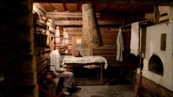 Нет, речь идёт о богатой кухне, крестьяне редко слезали с хлеба, каши, пустых щей и репы, увы, перепечей или кальей баловались состоятельные люди.