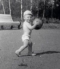 Аршавкин уже тогда не мог пинуть мяч. Нести проще.