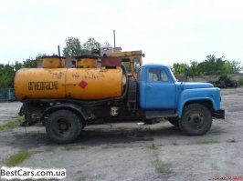 В кадры не попал дозаправщик, догнавший,  доливший и перегнавшй