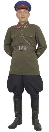 Вот галифе так галифе. Не знаю только зачем делали такими длинными гимнастерки, как женские платья в 70-х.