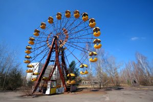 да херьня это всё...31 год как в чернобыле бумкнуло и что?
даже вон чертово колесо умудрились пустить в ручную!
