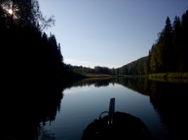 Канада, Сибирь, Урал да осень везде красива главное поймать момент. Фото со сплава на котором был неделю назад. Качество не очень снимал на телефон.