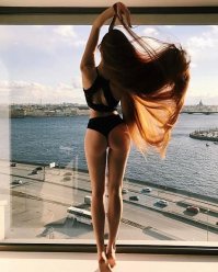 Так все кто прочитал последний абзац срочно скинулись ей по 5к за консультацию. И думаю из 238 к подписонов больше половины мужики и их врядли интересует только волосы а скорее ко что по ниже
