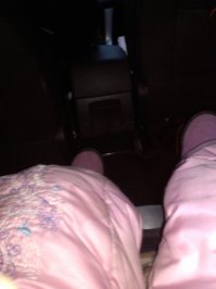 поглядела на фото и поняла, что моя  внучка  в 4 года начав щелкать фотоаппаратом куда гениальнее  этих "фотохудожников" вот ее первые снимки "я еду"." я иду".Натюрморт
