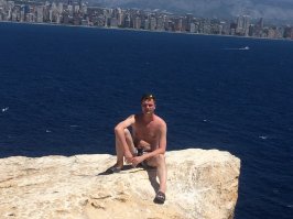 Не океан, а Средиземное море.
Пару раз там отдыхал=)