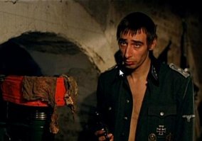 Есть тут трезвые, подскажите, это "фашист" был в арке на 2.10?