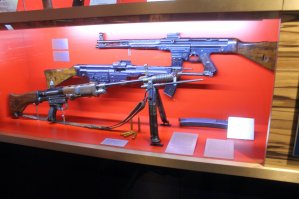 это да, обидно за немцев) Тем более - в Баварии, на родине Тео Бергмана)
Впрочем, если хочется оружия, надо ехать в Зуль. Вот где услада для глаз)