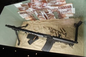 это да, обидно за немцев) Тем более - в Баварии, на родине Тео Бергмана)
Впрочем, если хочется оружия, надо ехать в Зуль. Вот где услада для глаз)