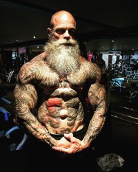 У него под бородой сосок?