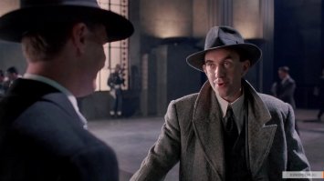 Джонатан Прайс, "Бразилия", 1985г. (кстати, весьма рекомендую к просмотру).