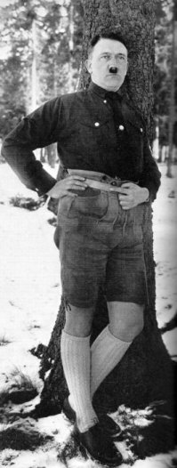 На аукционе купили старые трусы Гитлера за 5500 долларов США