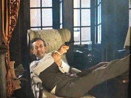 Есть только два настоящих Шерлока Холмса (на вкус).
Остальные - клоуны.