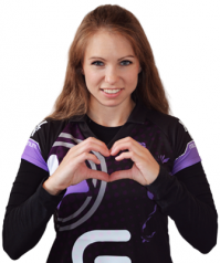 MaddeLisk Проф. геймер с 2011г. по старкрафту играла на многих крупных турнирах.