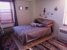 Надеюсь немного разбавлю эту депрессию фотографией своей спальни.