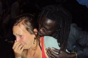 В Германии всем девушкам нужно уметь быстро бегать.