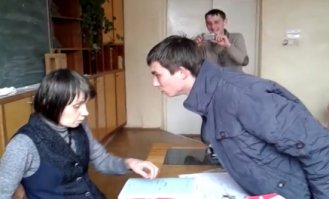 Итак -коммунистическую идеологию мы отменили, "проклятых попов" к детям подпускать нельзя, родители на работе -двух крутятся, чтобы концы с концами свести ... результат? Налицо!