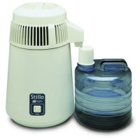 Есть такой вот аппарат.
знатоки, скажите, заменит он собой самогонный аппарат?

Дистиллятор воды Stillo - простой и удобный настольный дистиллятор. Для включения достаточно налить воды и нажать кнопку. Выключается автоматически. Объем резервуара 4л, Производительность 0,7 л /час, В комплекте: сетевой кабель, ёмкость для воды, порошок для очистки накипи, 6 угольных фильтров.