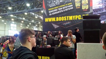 Для фанатов танков: на ИгроМире присутствовали Tornado Energy в полном составе - играли с посетителями прямо на стенде. В субботу дело было, а в воскресенье они возможно как раз поэтому проиграли Rush-у в wgl лиге, т.к. времени на подготовку было меньше. Фоточки заснял конечно не очень, но уж что есть. На второй фотке Near_you на переднем плане, а на заднем слева сверху Applewow стоит :)
